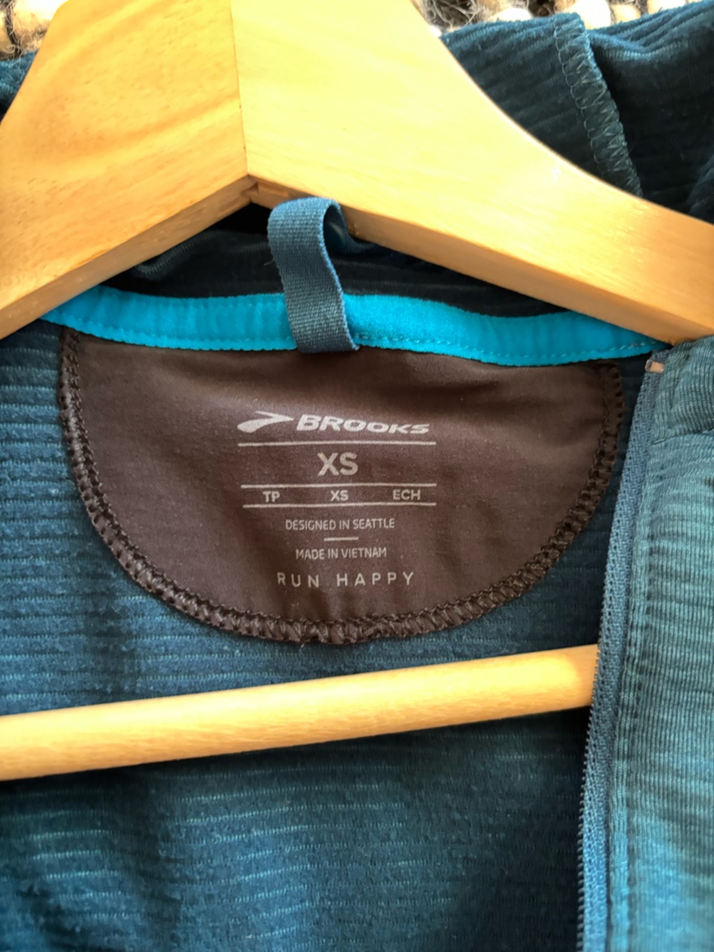 Brooks Notch Thermal Hoodie - Picture 3 of 3